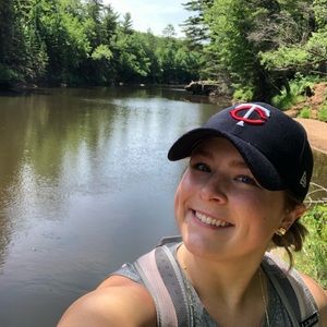 Meet your Posher, Courtney